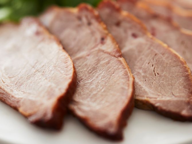 焼豚はブロックだから、スライスはもちろん、細切りにするなど、お好みの食べ方ができます。