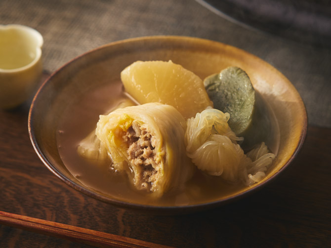 しっかりとした旨みがありながら食べやすい「岩手で育てた絶品鴨」を使用した白菜巻きは、だしにもその深い旨みが溶け出します。