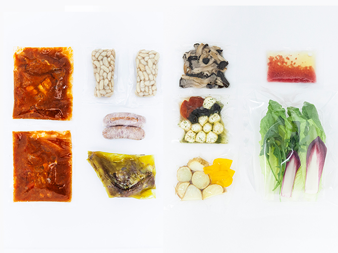 合鴨のコンフィとソーセージのカスレ&モッツァレラチーズとオリーブのサラダ <2~3人前>