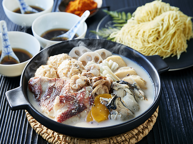 【6】 贅沢な旨み愉しむ 海鮮白湯鍋