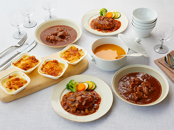 煮込み料理とドフィノワ・スープのディナーセット