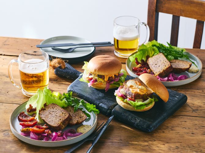 自家製ミートローフバーガー&サラダ ＜2人前＞