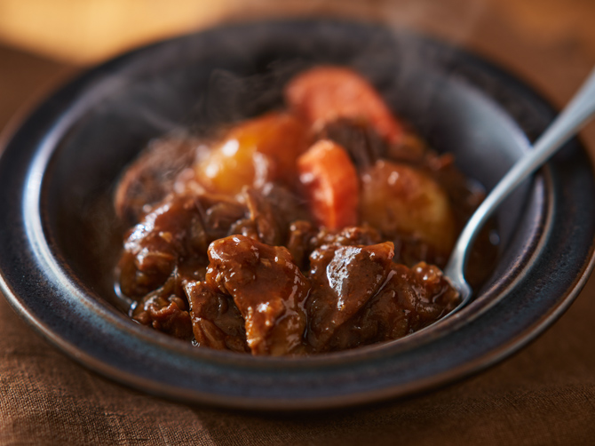 牛すじ肉のビーフシチュー