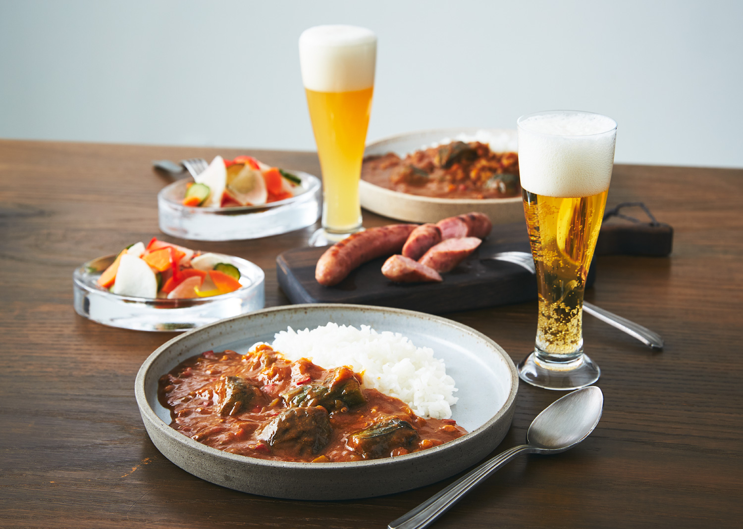 クラフトビールと楽しむ茄子と挽き肉のカリー&ソーセージ