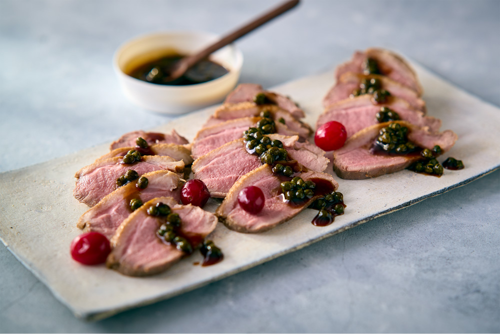 梅酒と愉しむ合鴨ローストと春野菜の和さらだ和豆コーンブレッド付き