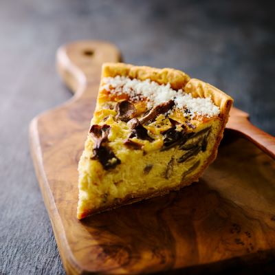 きのこと４種チーズのキッシュ